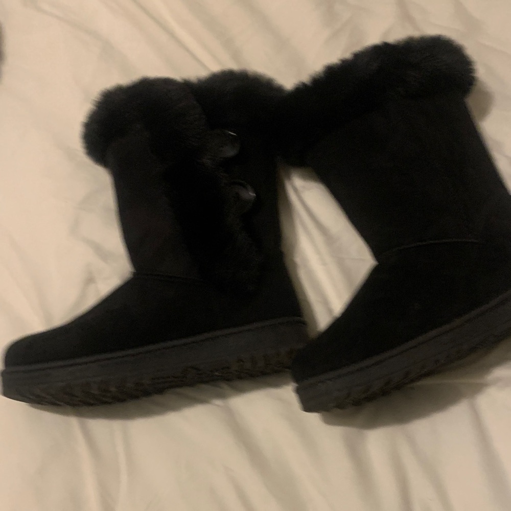 Women's Black Fur-Lined Boots